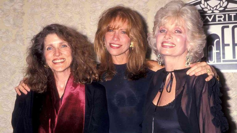 Carly Simon’s Family is Facing the Loss of Three Generations