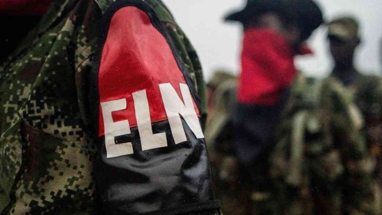 Colombian troops join anti-crime army efforts to disarm left-wing rebels
