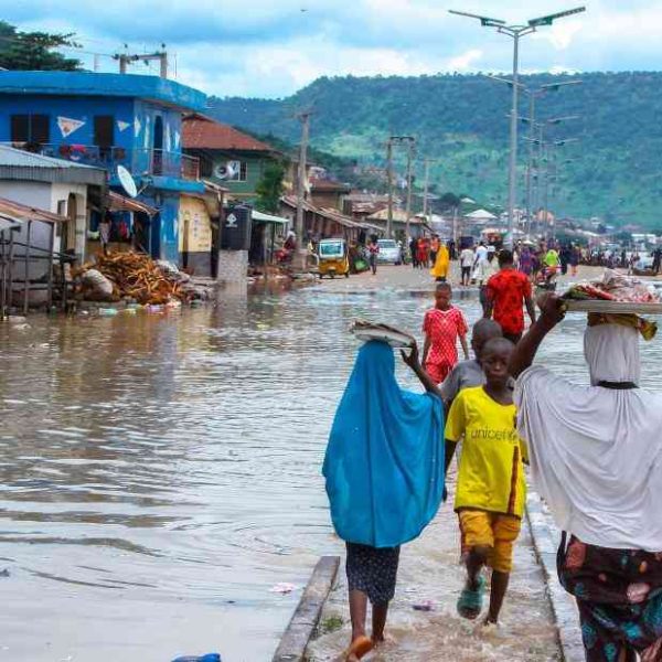The first rains in Nigerian cities have destroyed homes