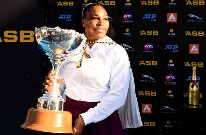 Serena Williams sets new record with Australian Open title
